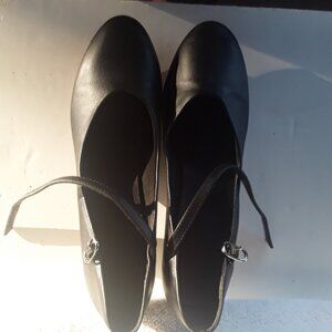 So Danca Black size M7L/CH 50 character shoes w/ buckle strap and 1 1/2" heel